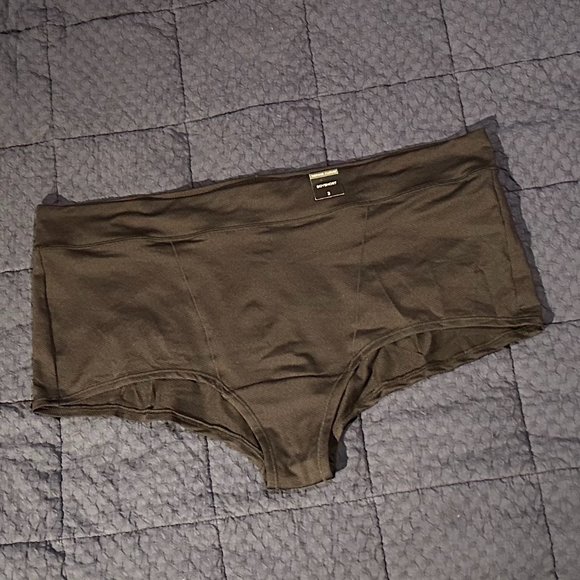 Torrid Active Microfiber Mid-Rise Boyshort Panty - Picture 4 of 9